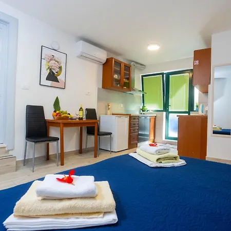 Studio Apartmani Belly Split Extérieur photo