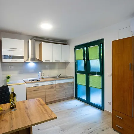 Studio Apartmani Belly Split Extérieur photo